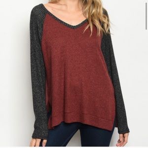 NEW WITHOUT TAGS LONG SLEEVE SWEATER